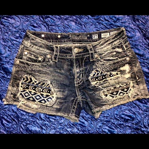 Miss Me Shorts - Picture 2 of 4